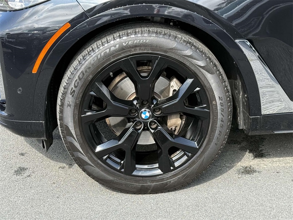 Vehicle image 7 of 26