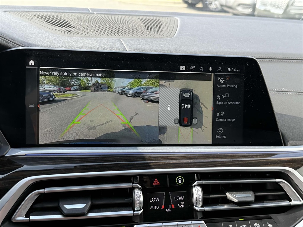 Vehicle image 17 of 26