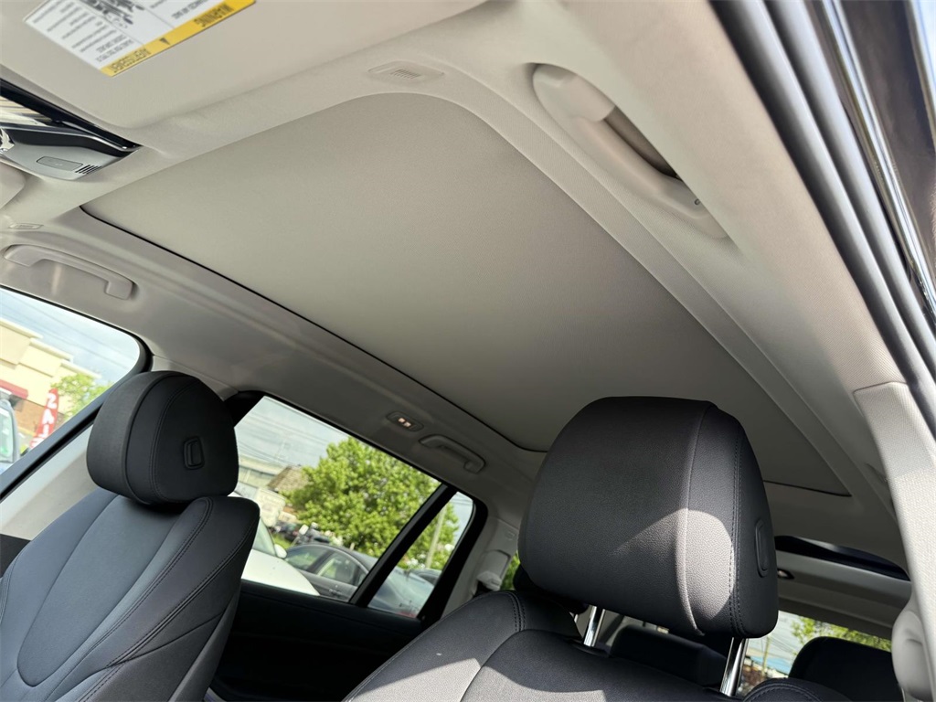 Vehicle image 16 of 26