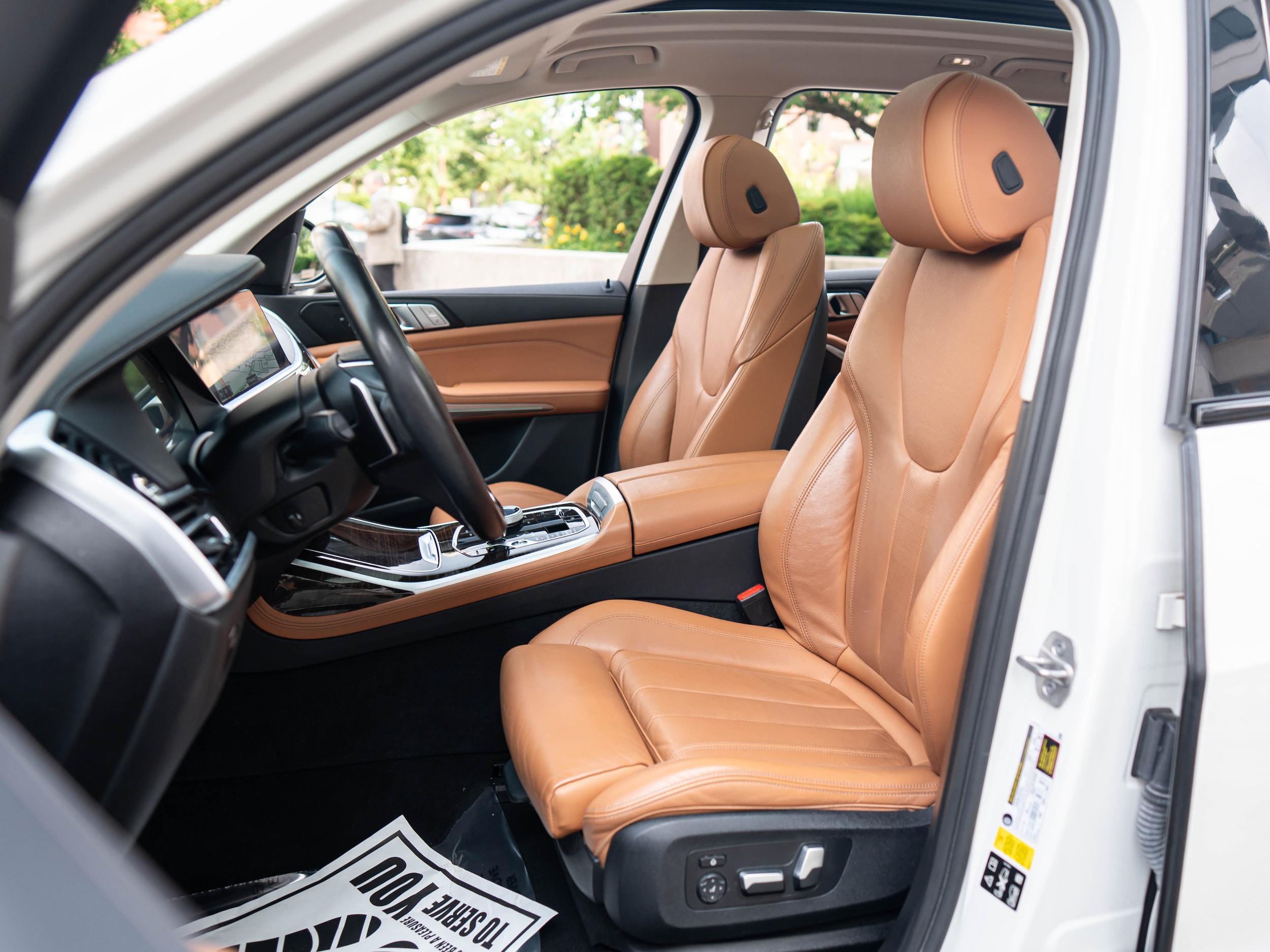 Vehicle image 15 of 62