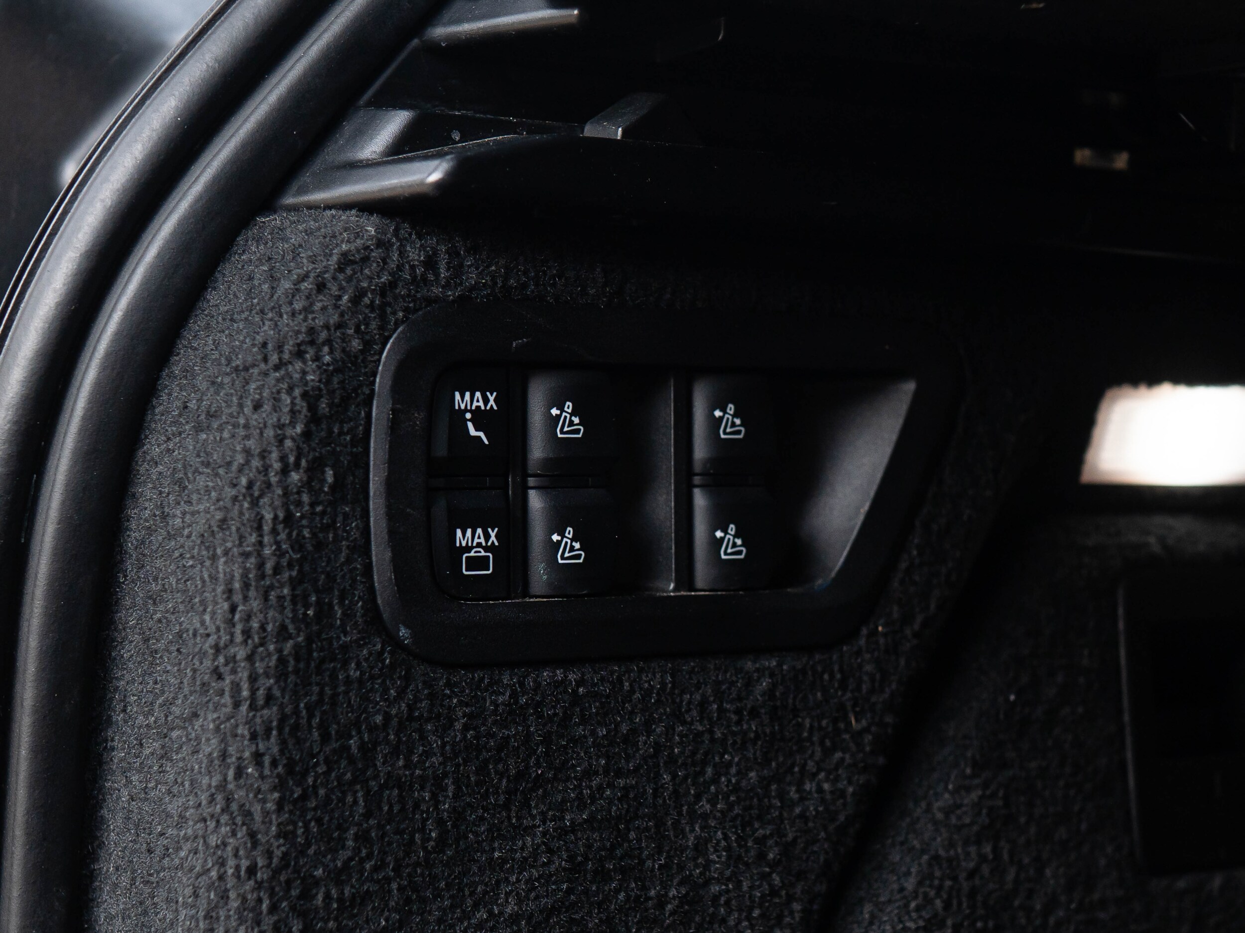 Vehicle image 58 of 62