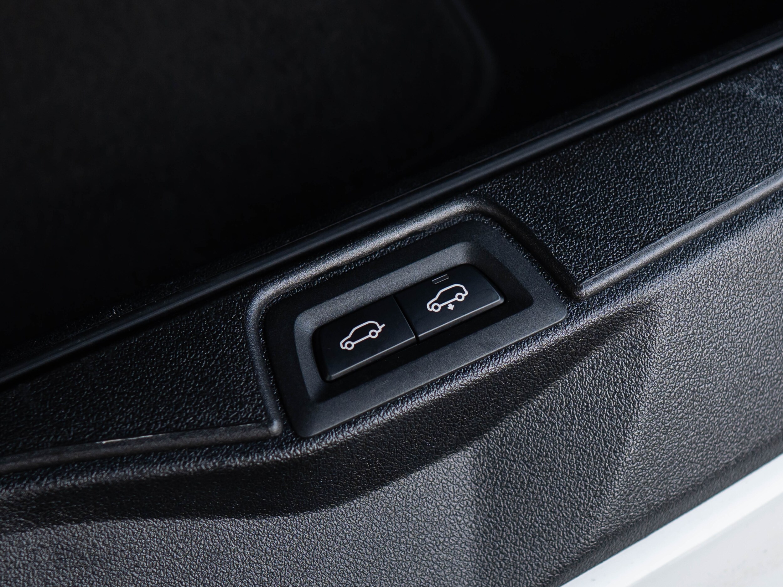 Vehicle image 59 of 62