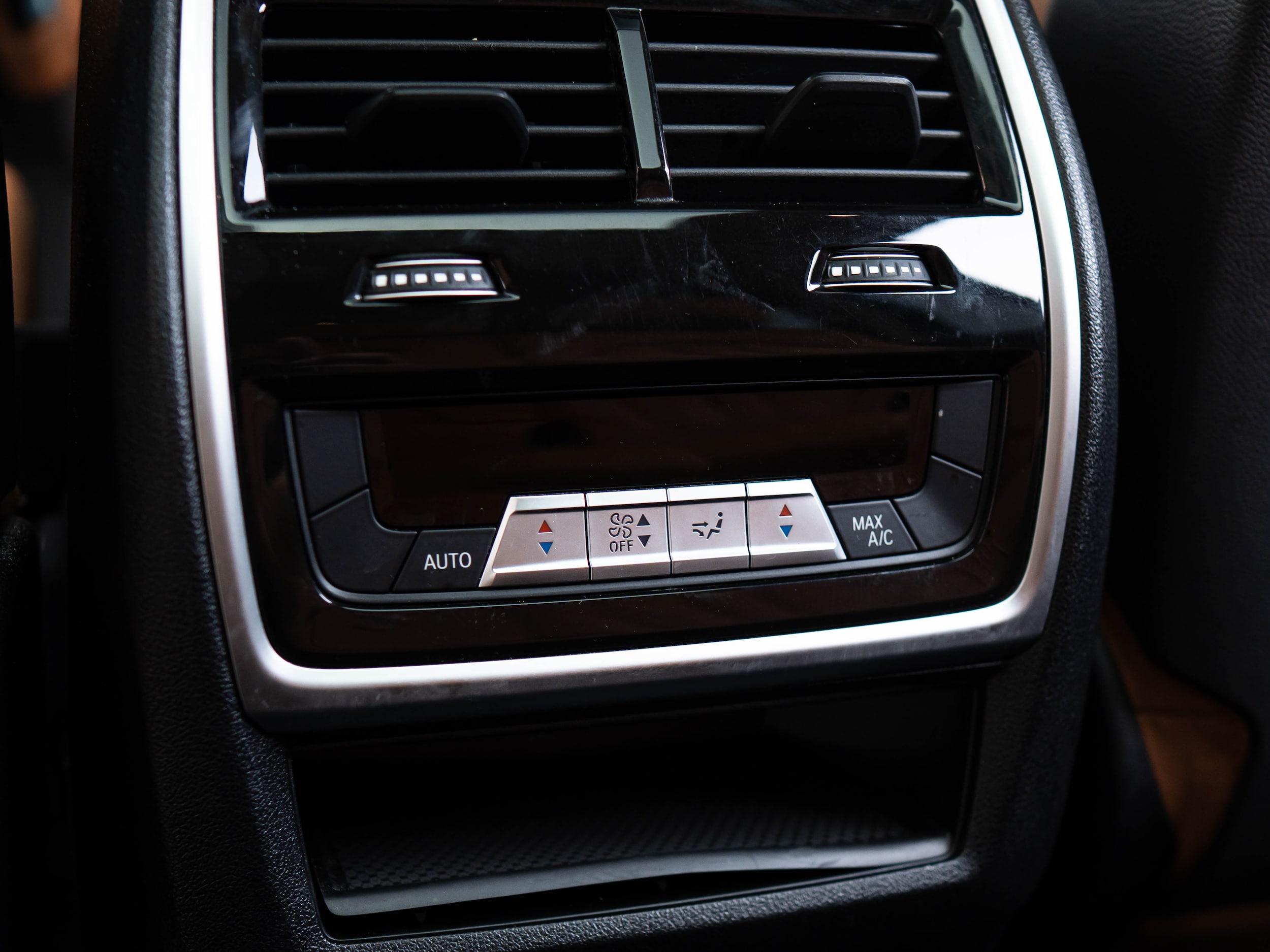 Vehicle image 23 of 62
