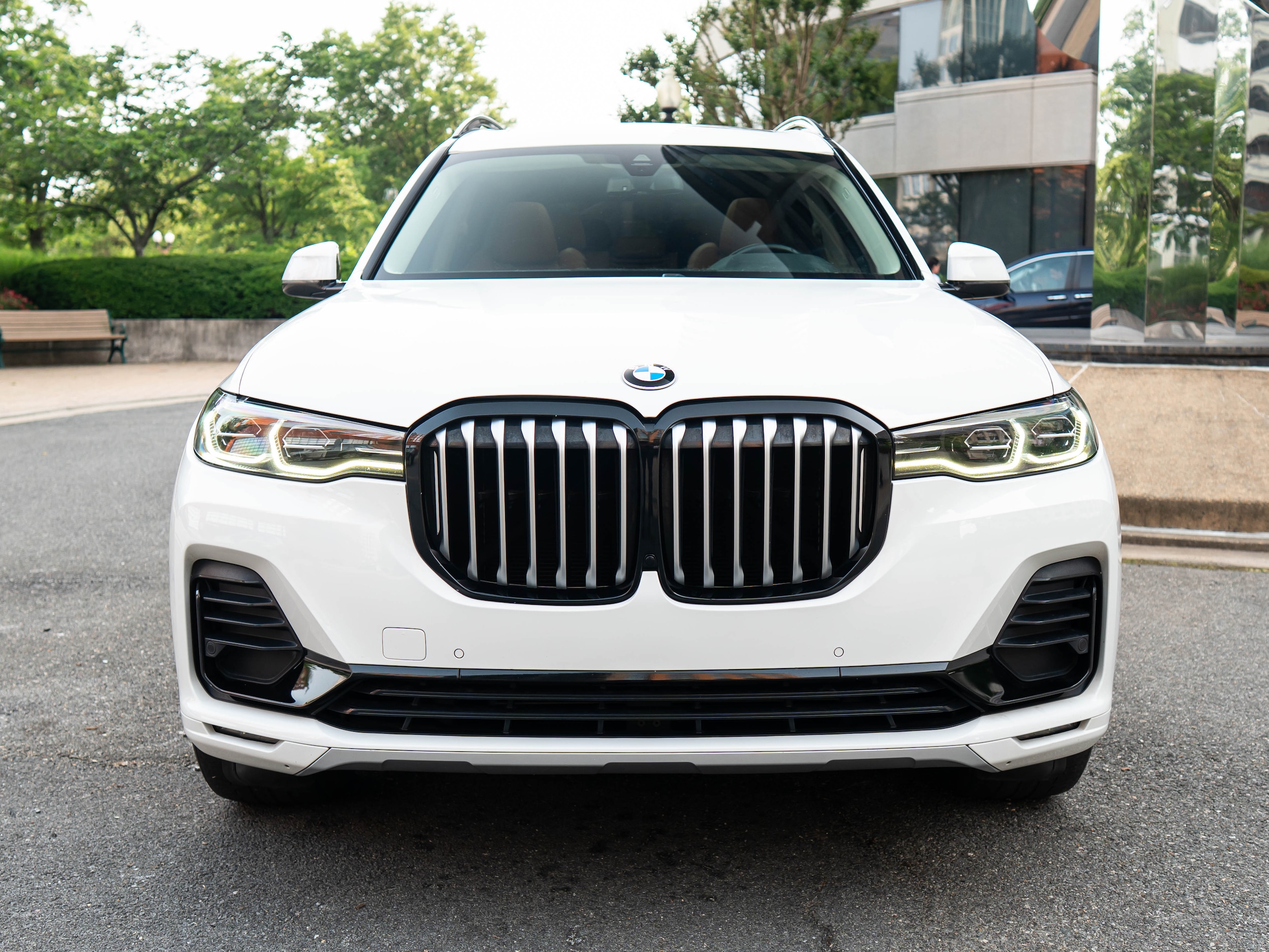 Vehicle image 2 of 62