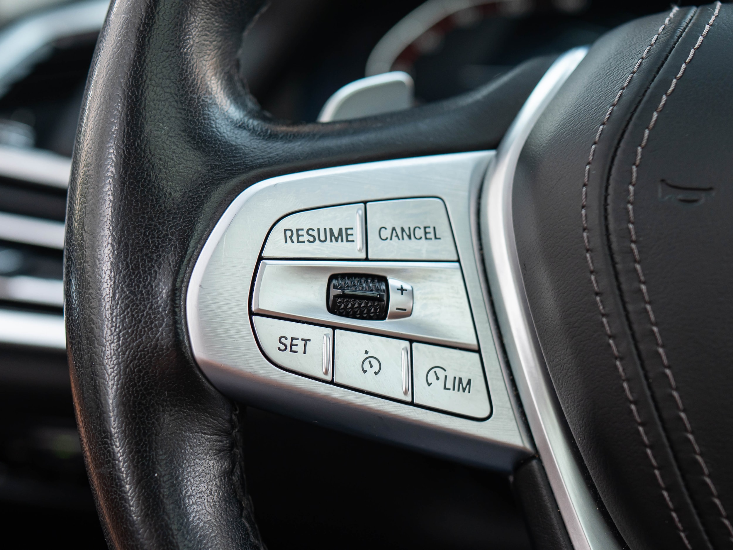 Vehicle image 26 of 62