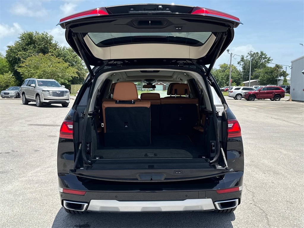 Vehicle image 12 of 30