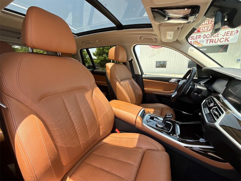 Vehicle image 20 of 30