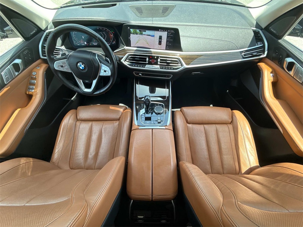 Vehicle image 24 of 30