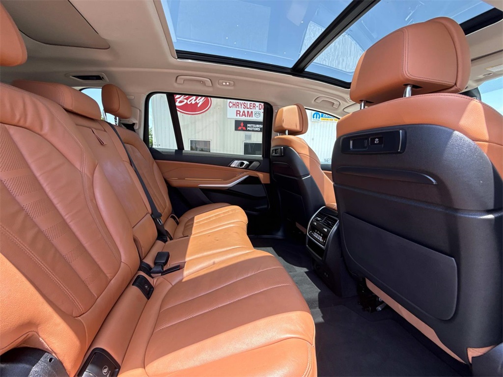 Vehicle image 18 of 30