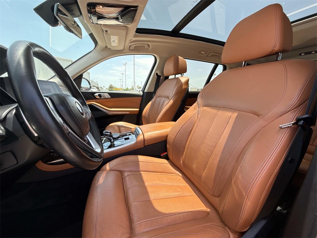 Vehicle image 13 of 30