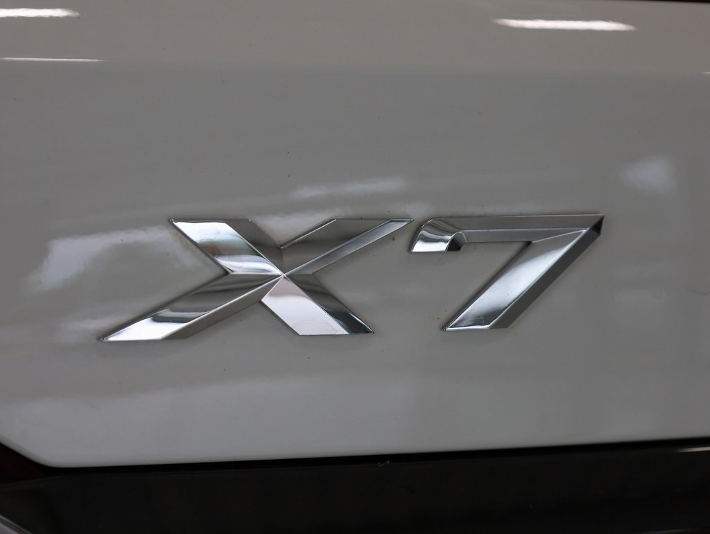 Vehicle image 42 of 46