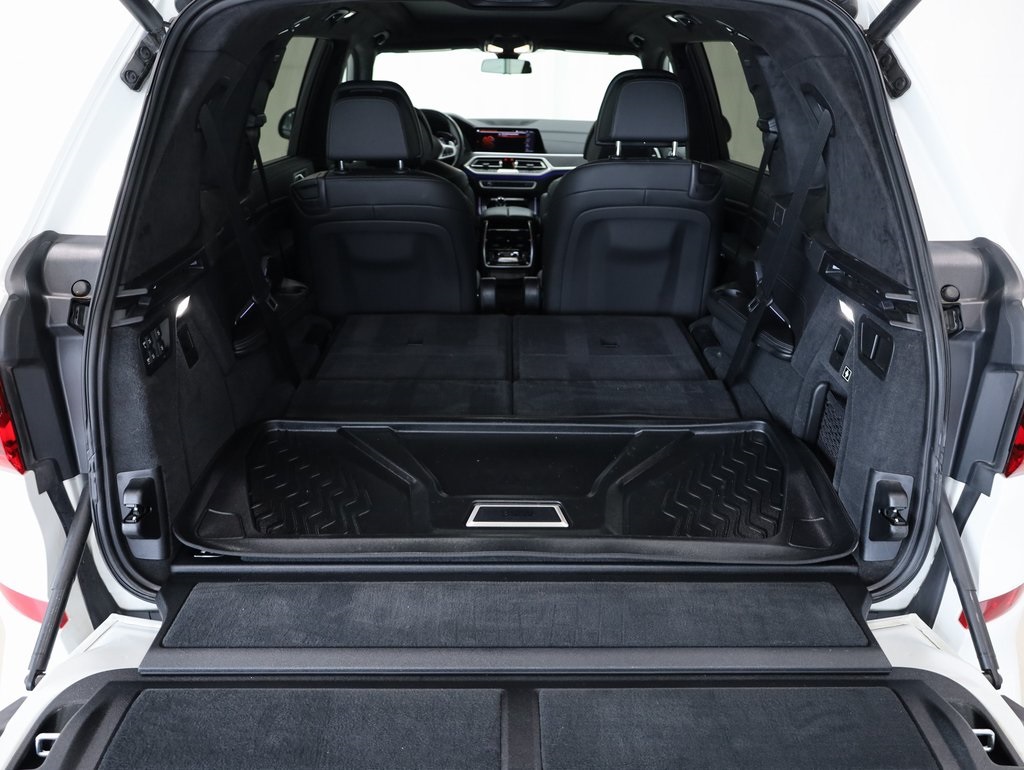 Vehicle image 10 of 46