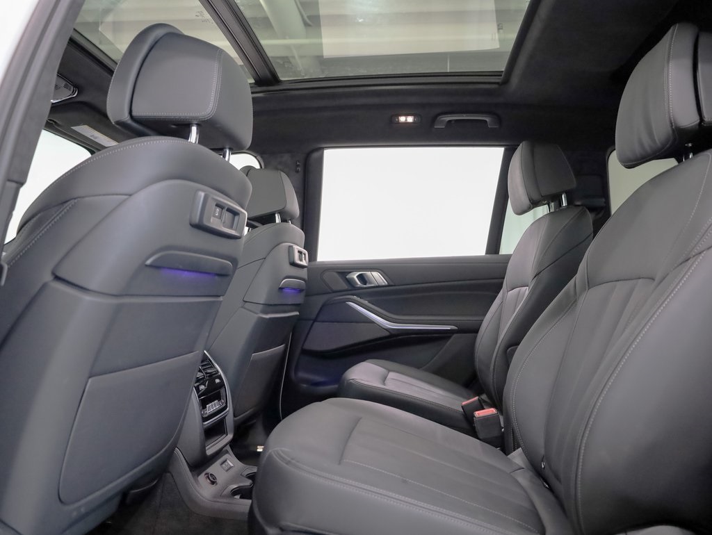 Vehicle image 11 of 46