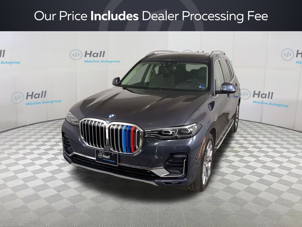 2021 BMW X7 xDrive40i Image 2 of 32