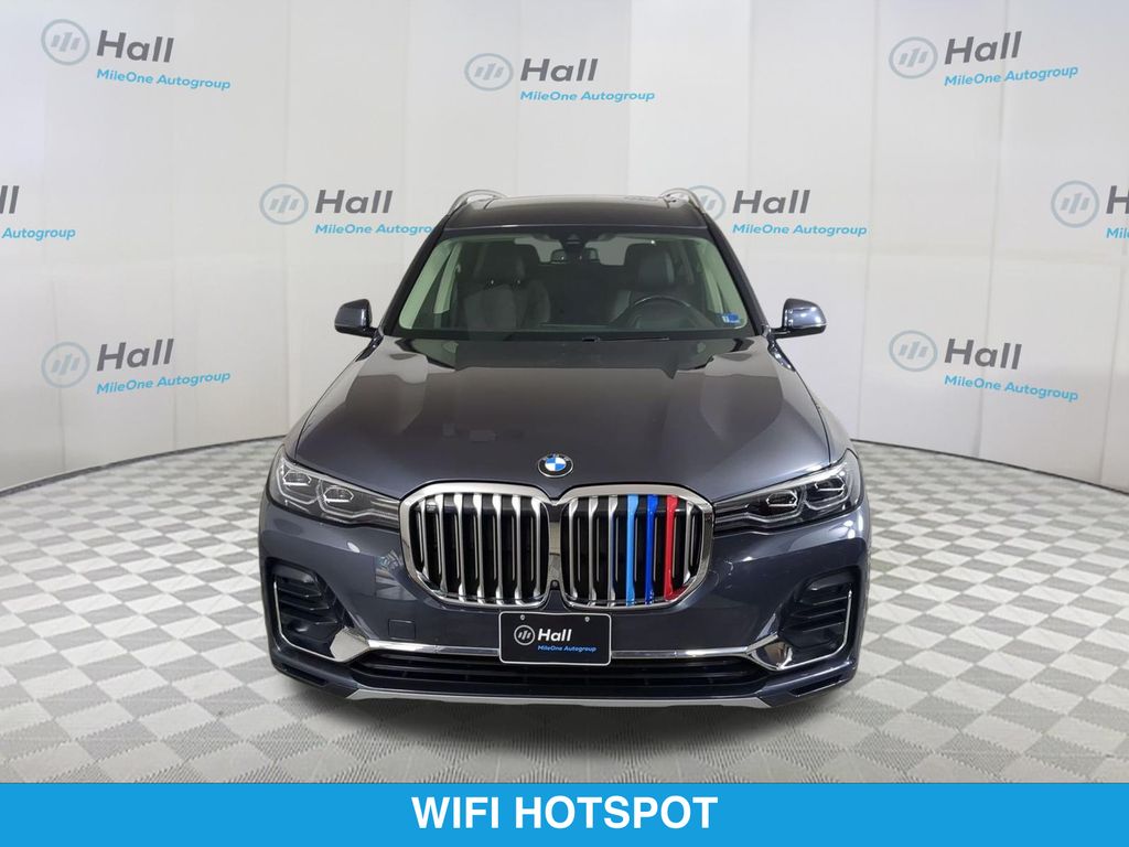 2021 BMW X7 xDrive40i Image 3 of 32