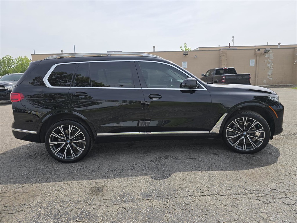 Vehicle image 4 of 39