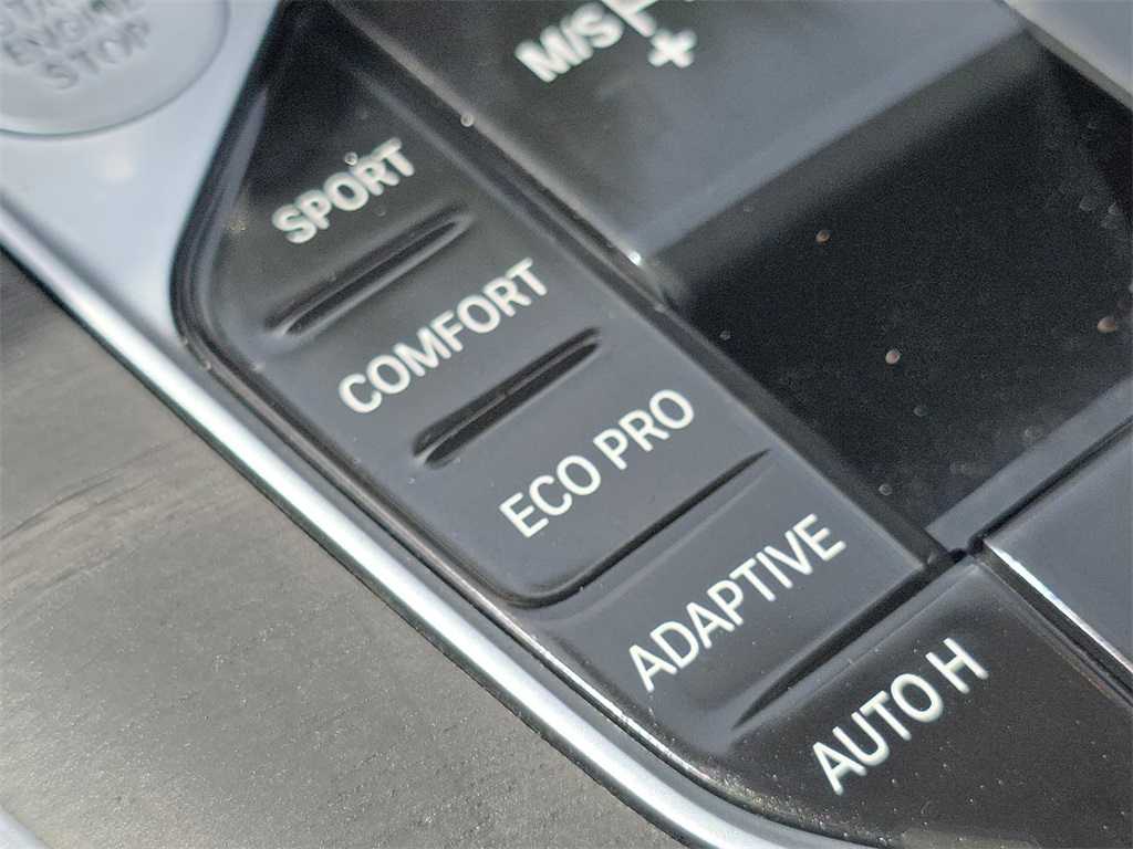 Vehicle image 26 of 39