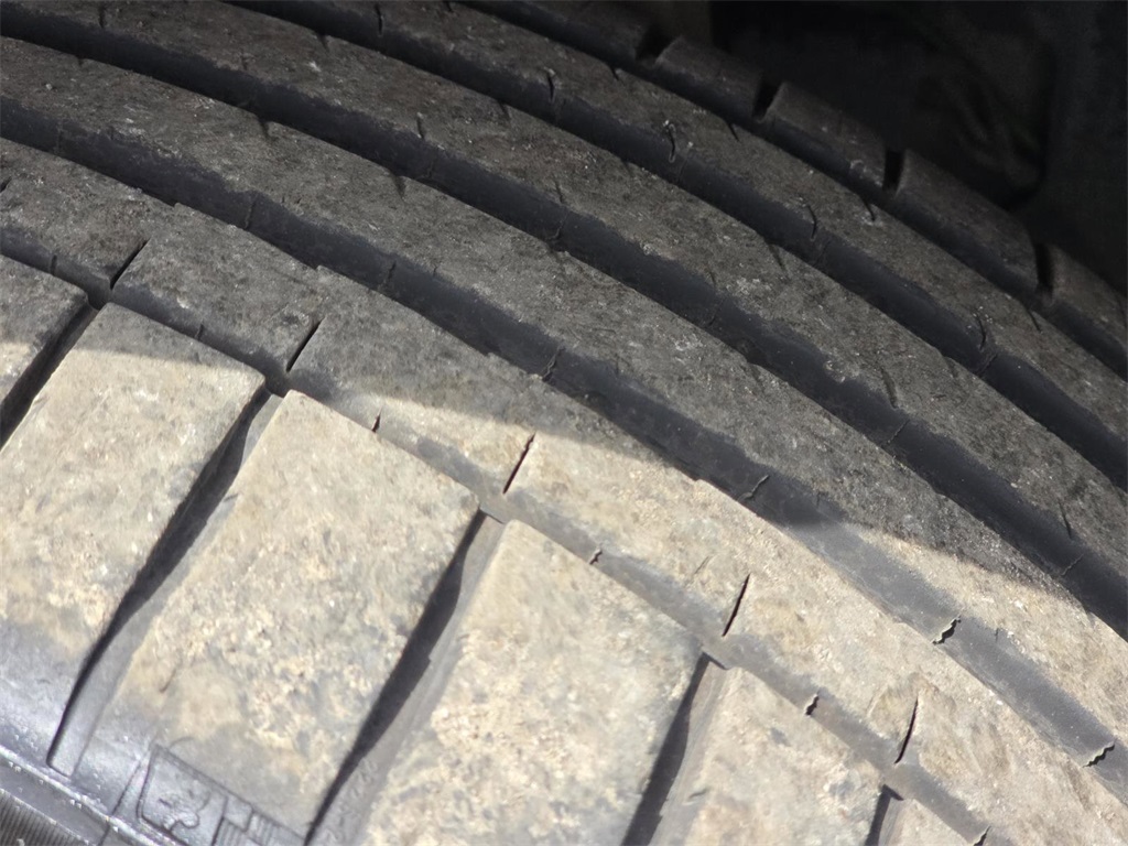 Vehicle image 12 of 39