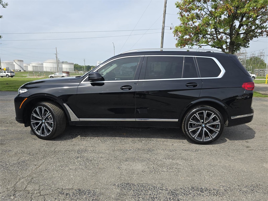 Vehicle image 8 of 39