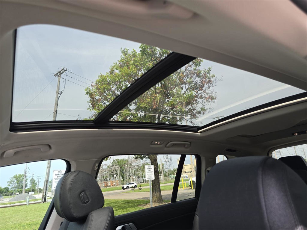 Vehicle image 18 of 39