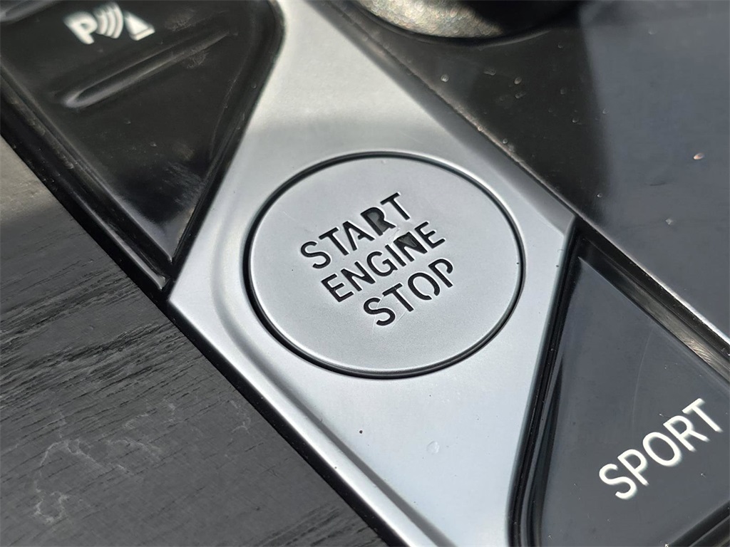 Vehicle image 34 of 39