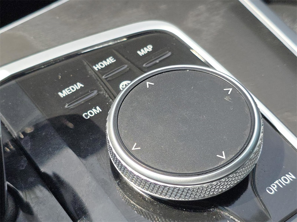 Vehicle image 36 of 39