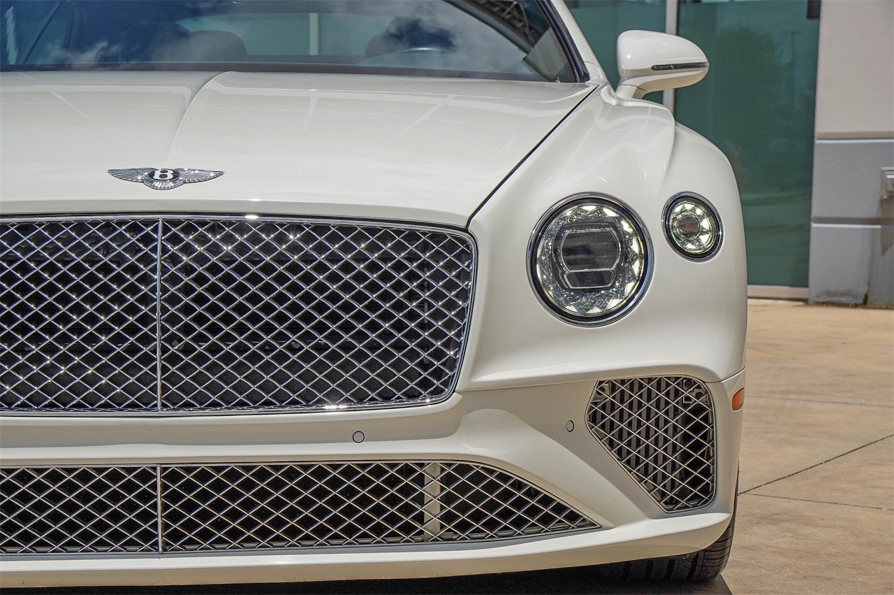 2021 Bentley Continental GT V8 Image 3 of 42
