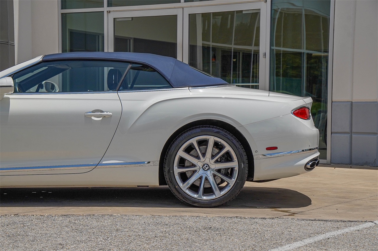 2021 Bentley Continental GT V8 Image 9 of 42