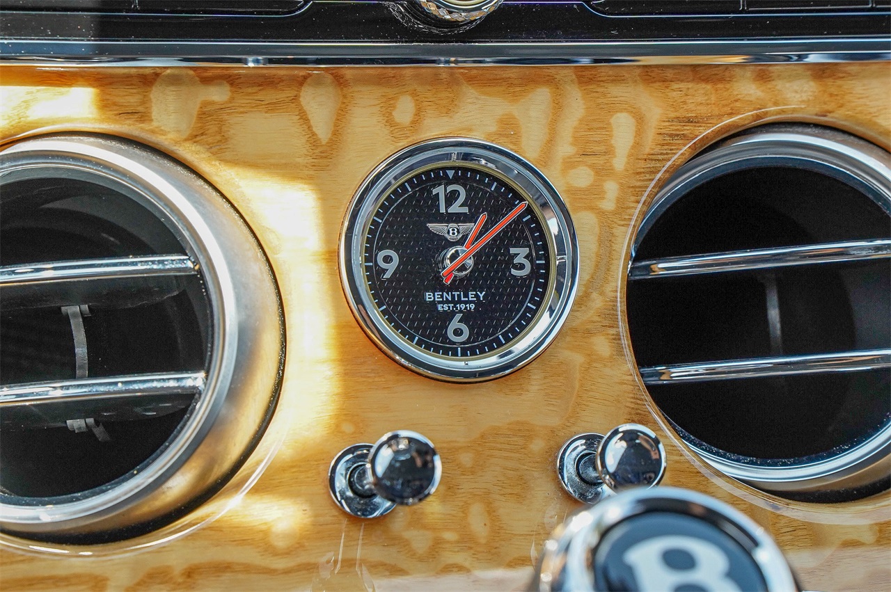 2021 Bentley Continental GT V8 Image 20 of 42