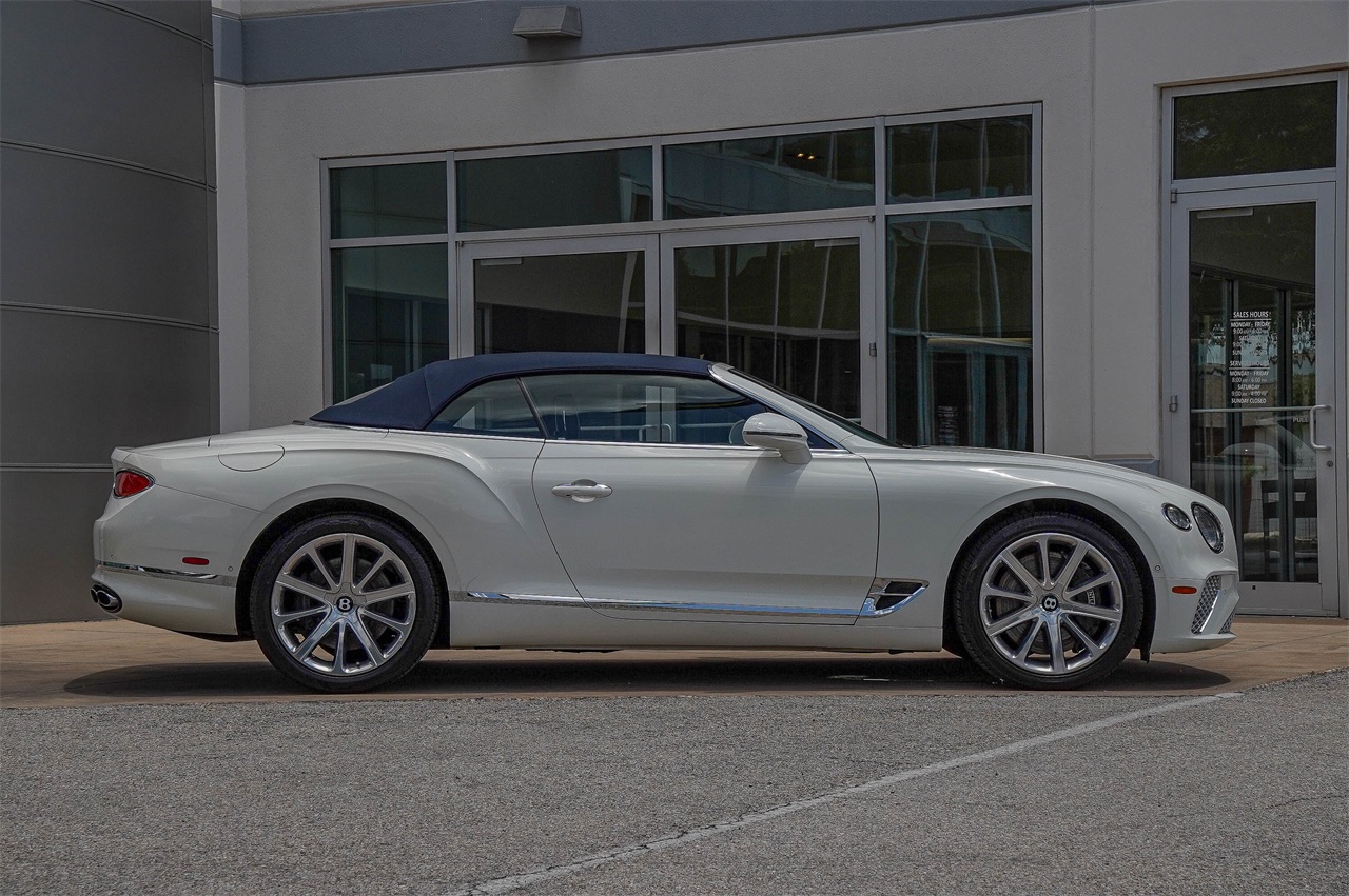 2021 Bentley Continental GT V8 Image 4 of 42