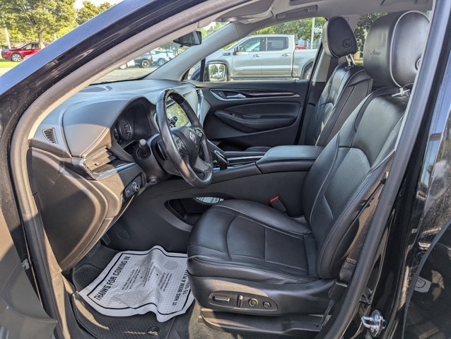 Vehicle image 17 of 28