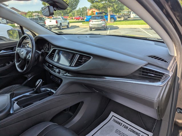 Vehicle image 21 of 28