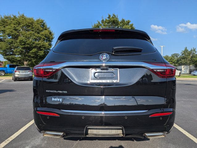 Vehicle image 11 of 28