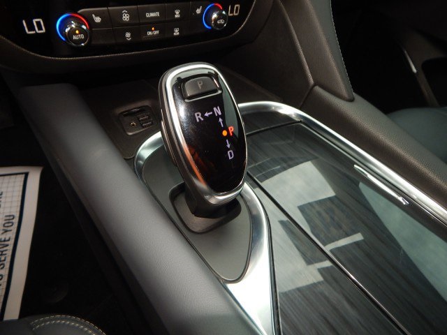 Vehicle image 21 of 29