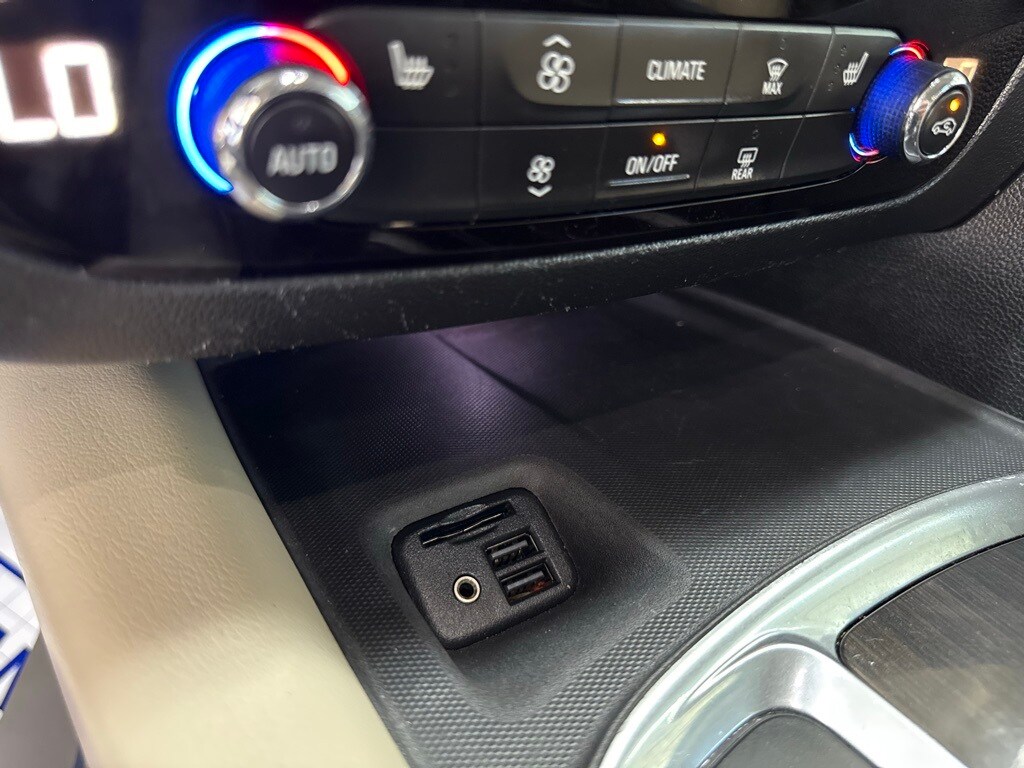 Vehicle image 52 of 53