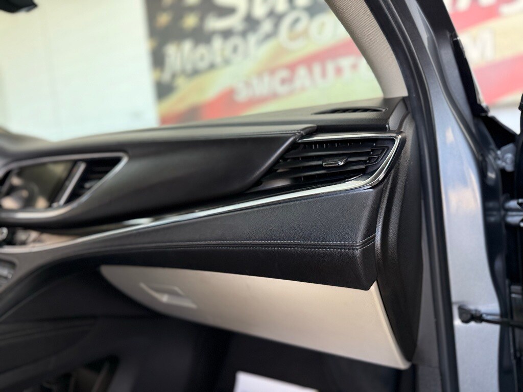 Vehicle image 51 of 53