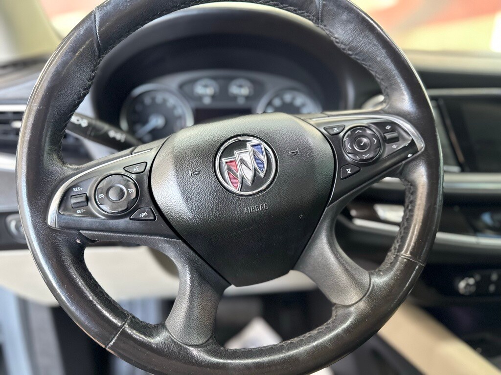 Vehicle image 33 of 53