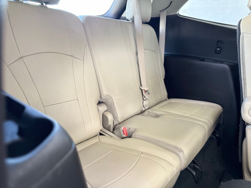 Vehicle image 21 of 53