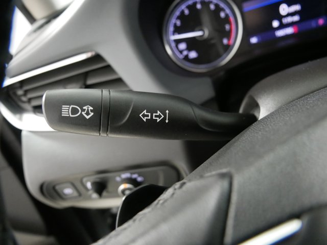 Vehicle image 31 of 33