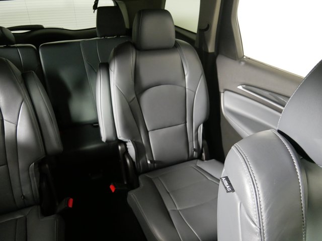Vehicle image 14 of 33