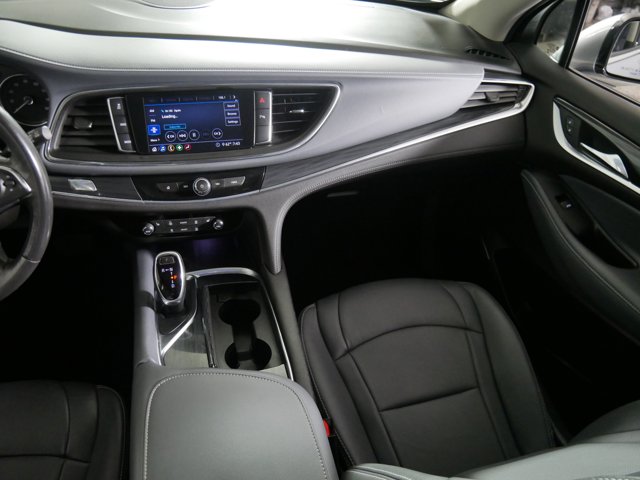 Vehicle image 11 of 33