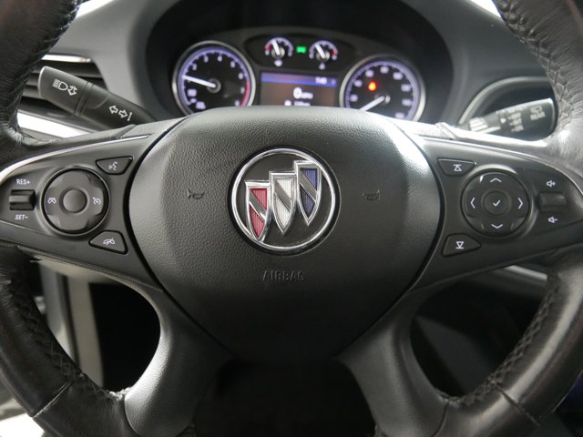 Vehicle image 25 of 33