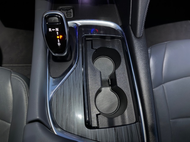 Vehicle image 12 of 19