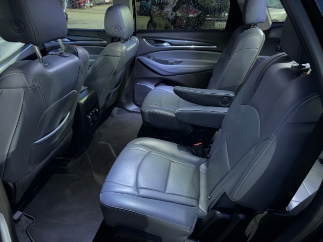 Vehicle image 14 of 19