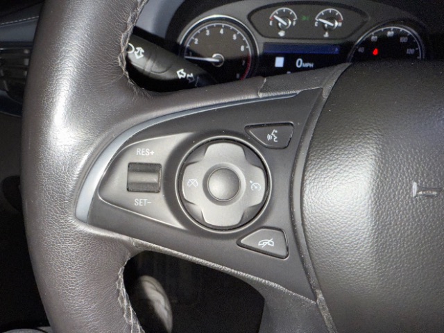 Vehicle image 16 of 19