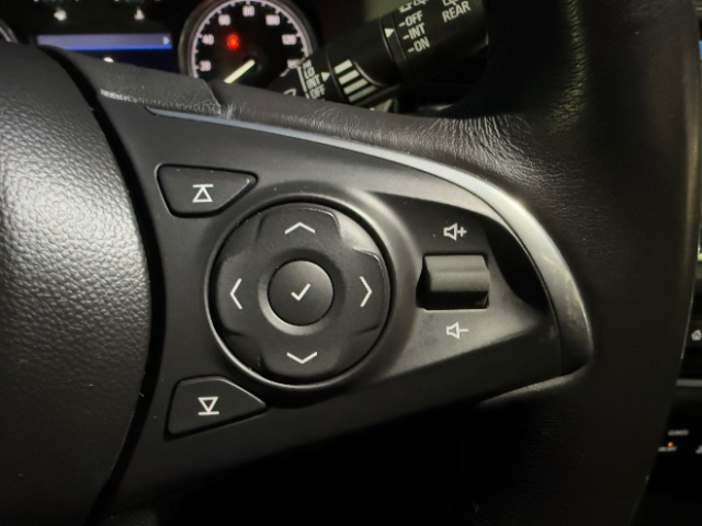 Vehicle image 17 of 19