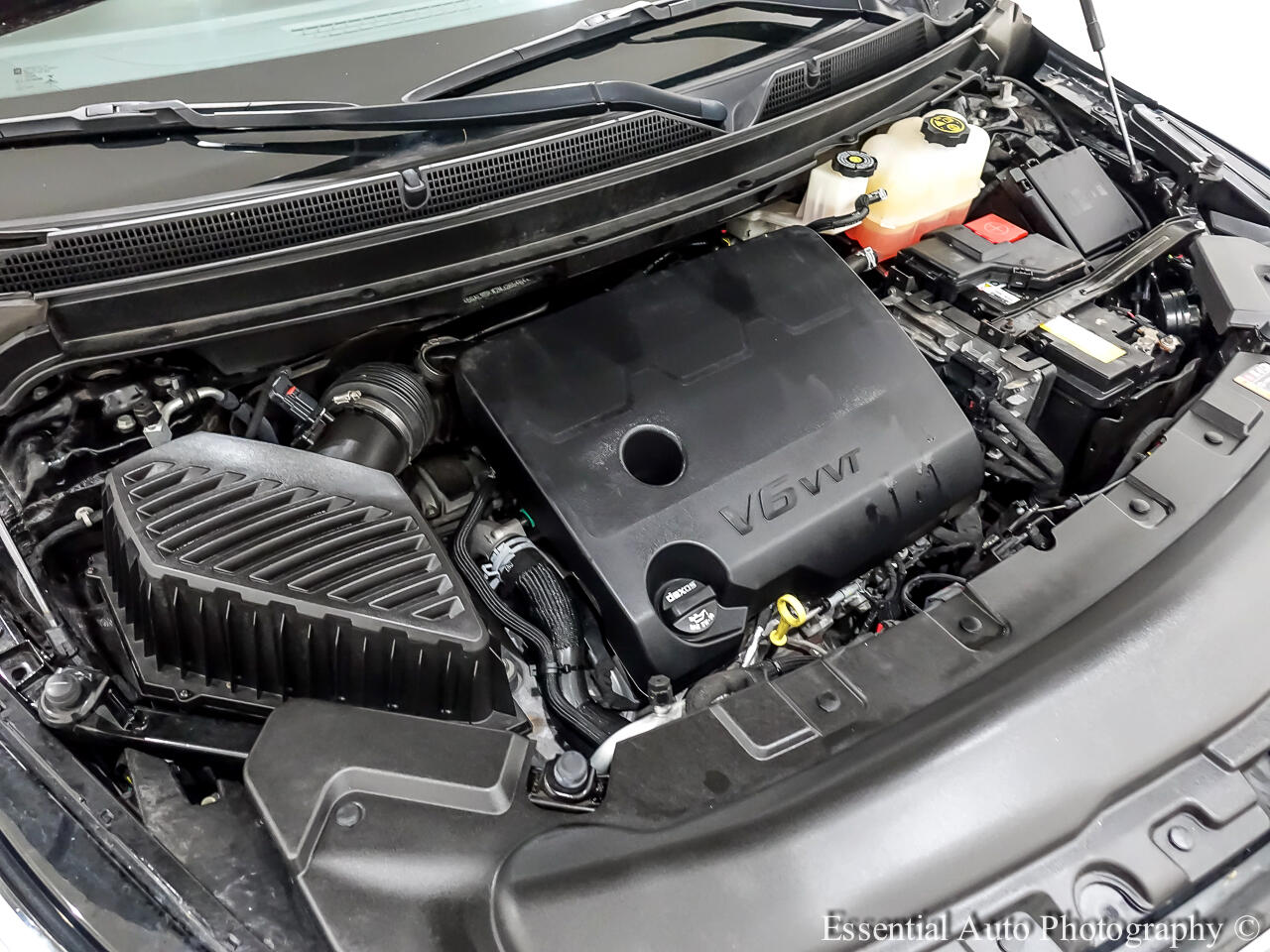 Vehicle image 33 of 36