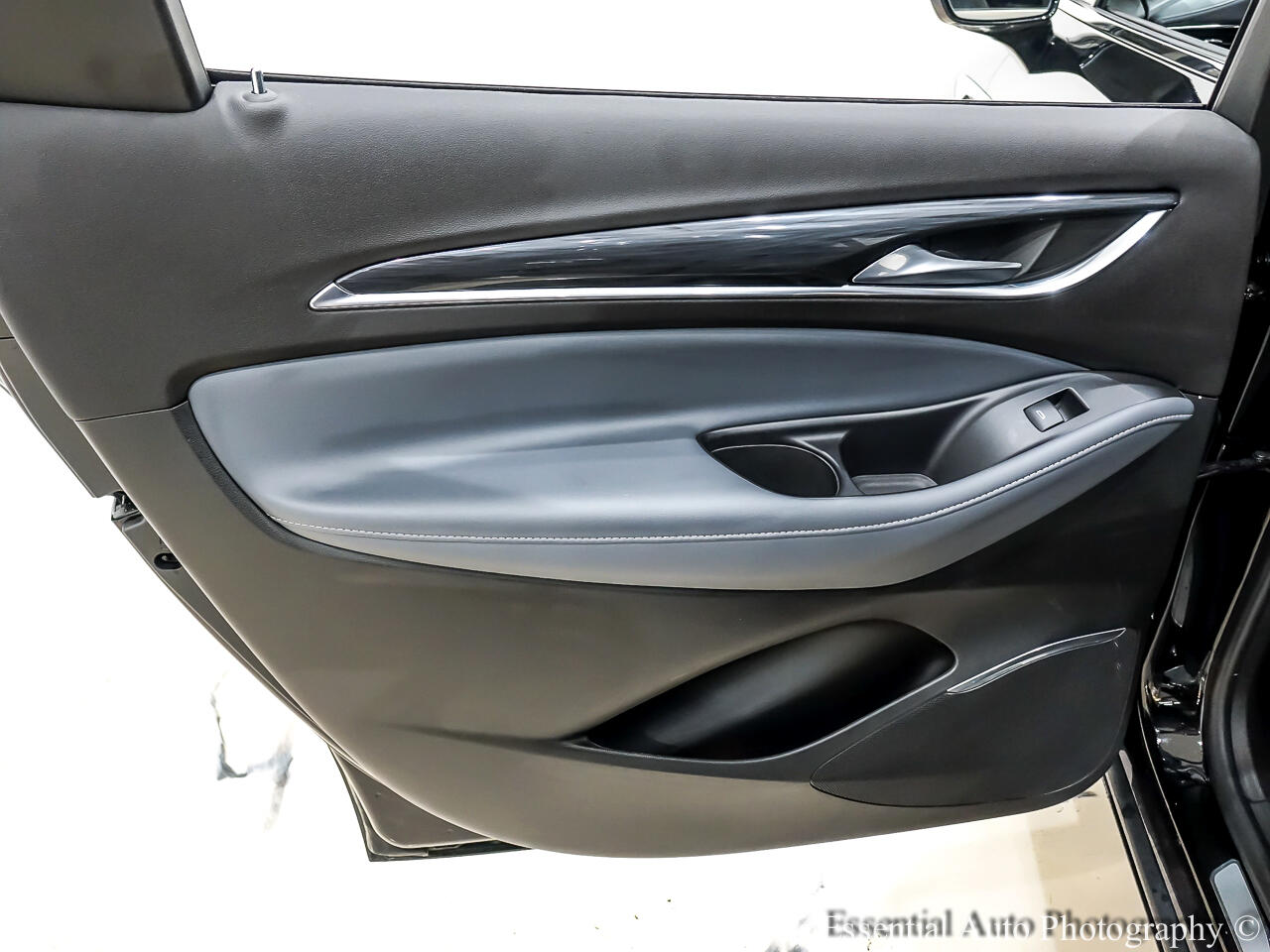 Vehicle image 25 of 36