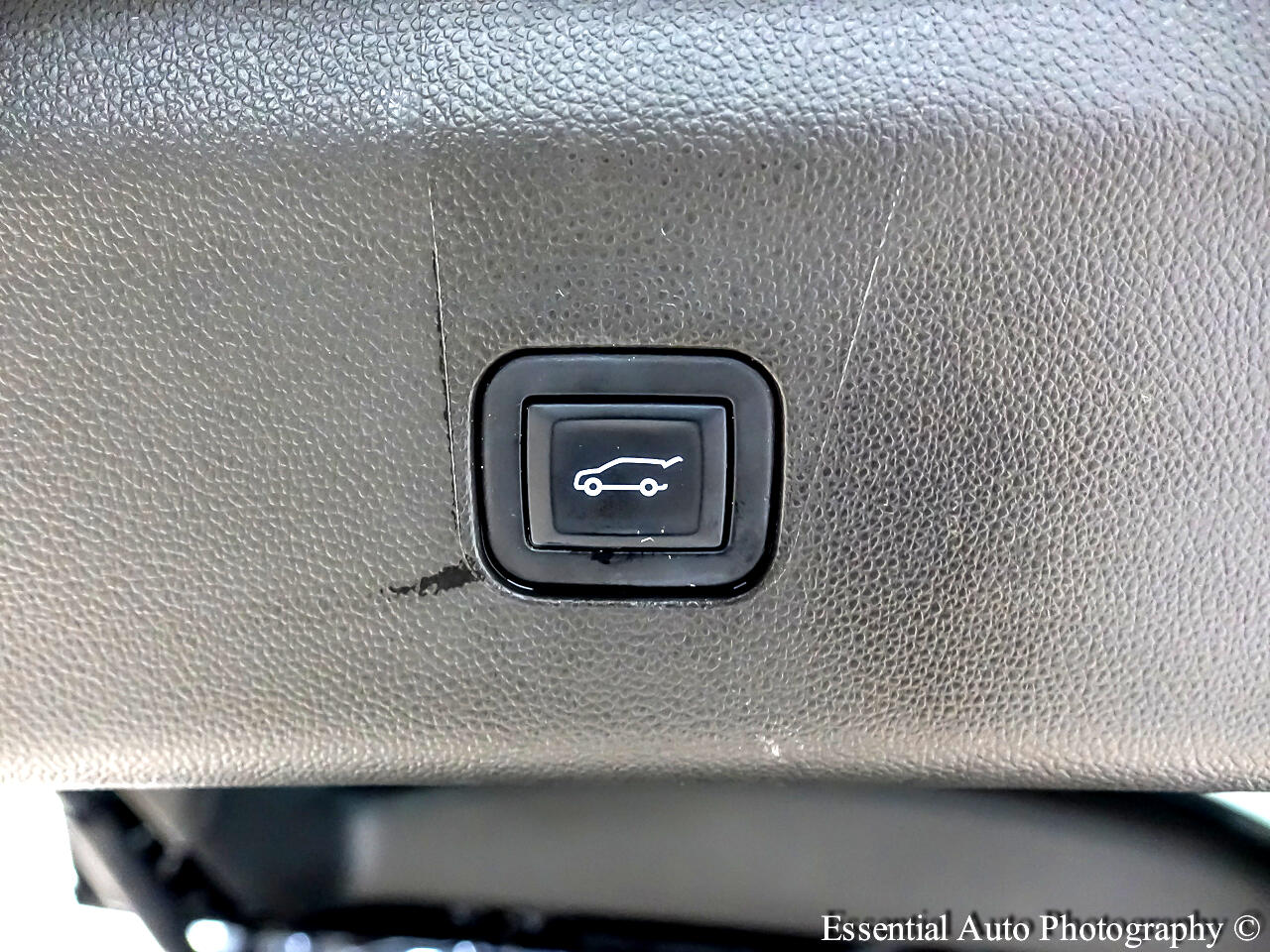 Vehicle image 27 of 36