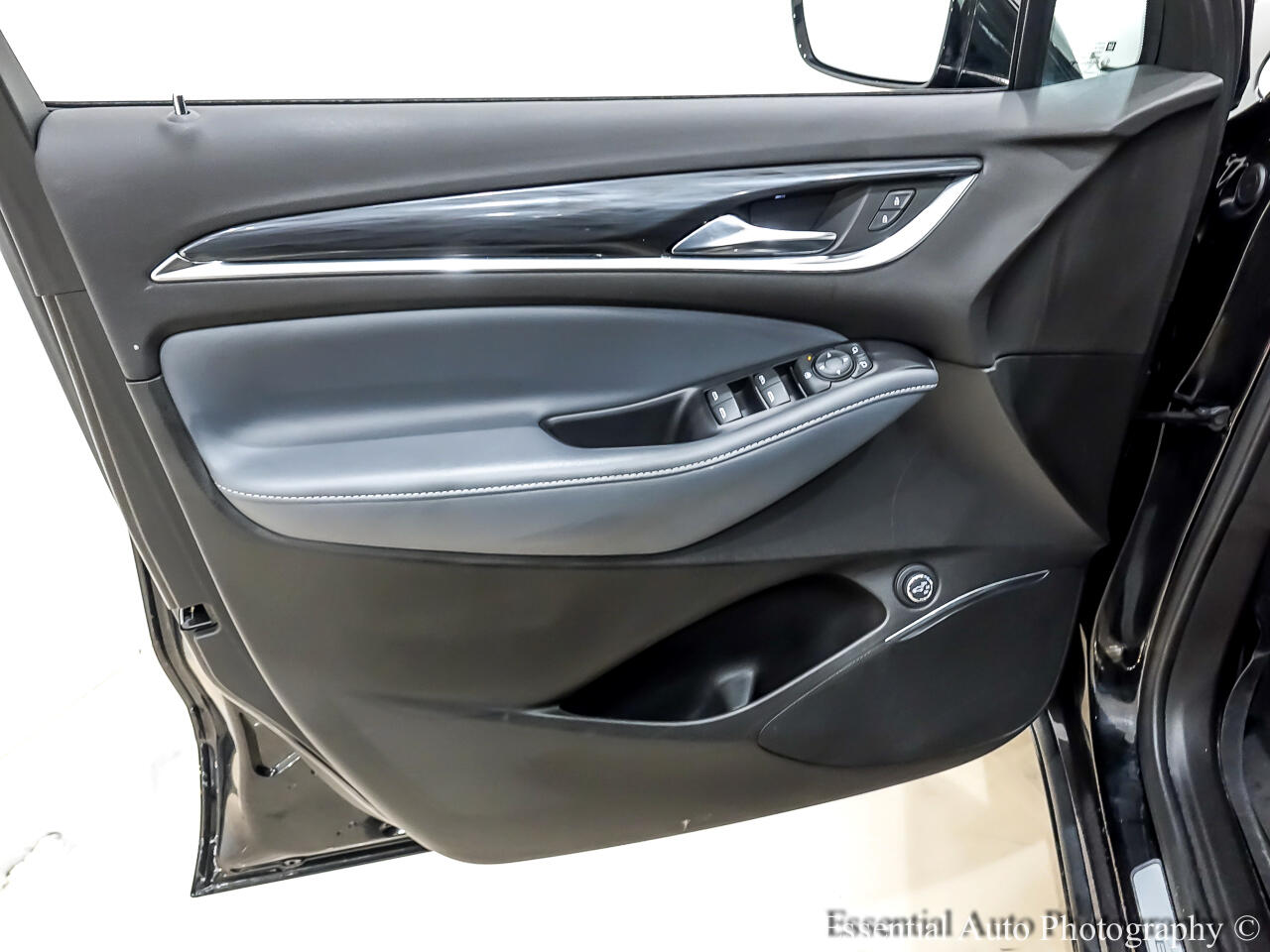 Vehicle image 24 of 36